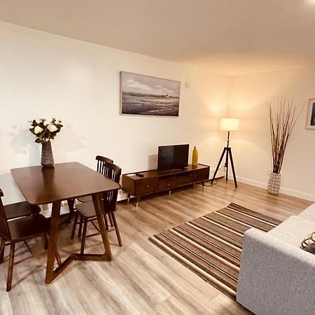 #202 Cozy Mountain View 2 Bedrooms In Dt كانمور المظهر الخارجي الصورة