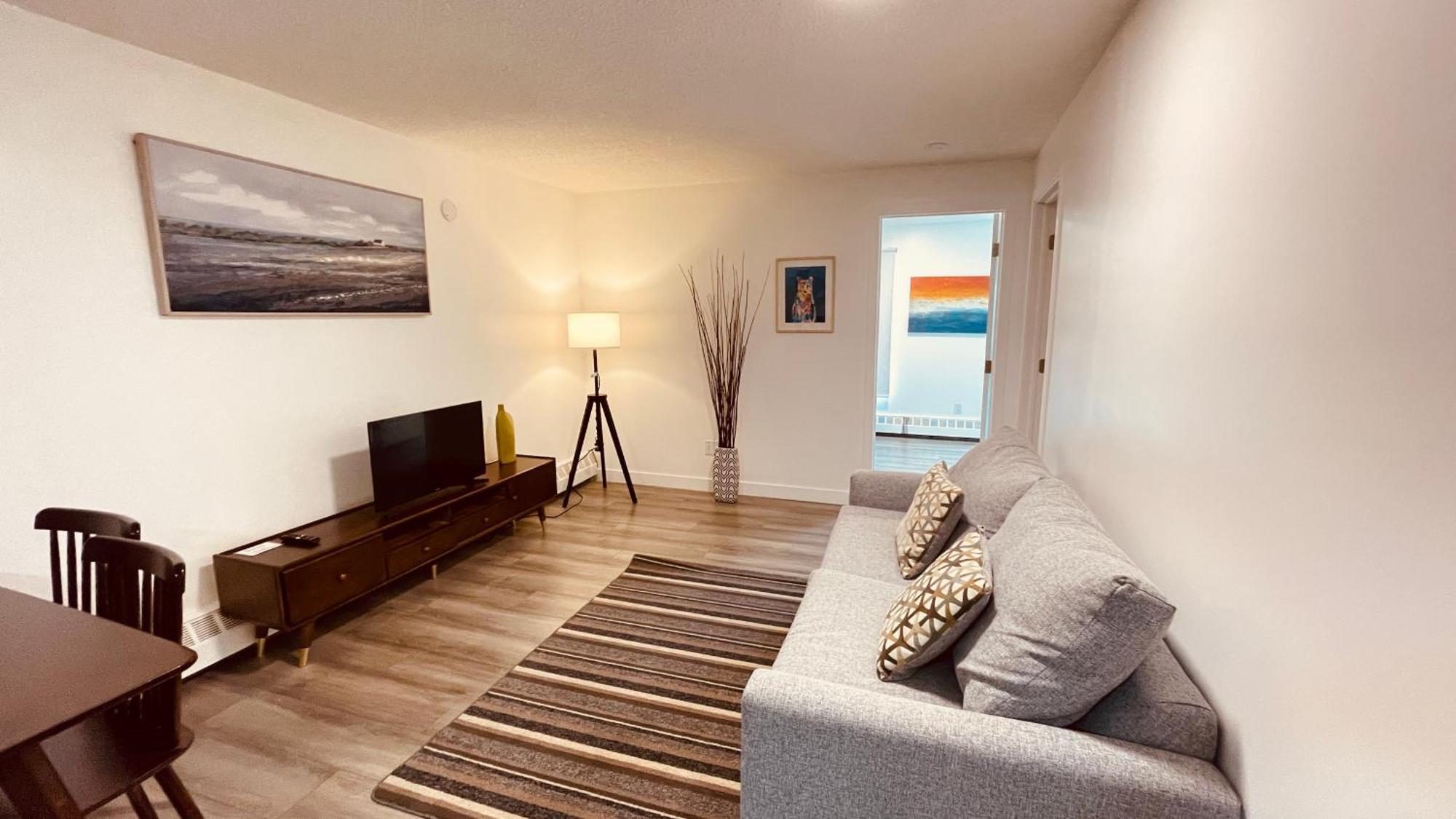 #202 Cozy Mountain View 2 Bedrooms In Dt كانمور المظهر الخارجي الصورة